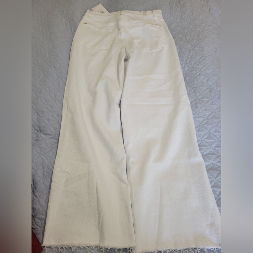 7 For All Mankind Withe Flare Jeans - Picture 3 of 4